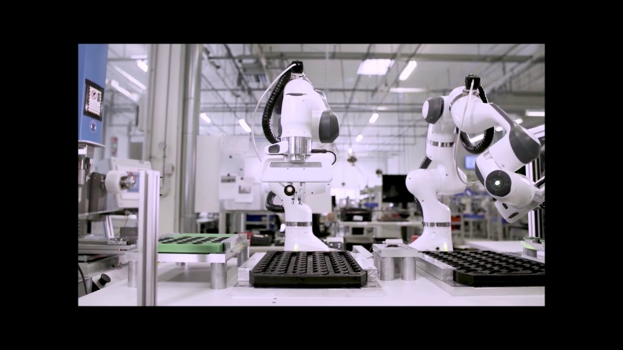 Présentation du robot collaboratif PANDA de FRANKA EMIKA - YouTube