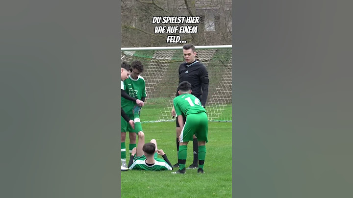 Fuß Kaputt… 😂 Was wollte er machen mit dem Fuß? #fussball #soccer #bundesliga #kreisligafussball