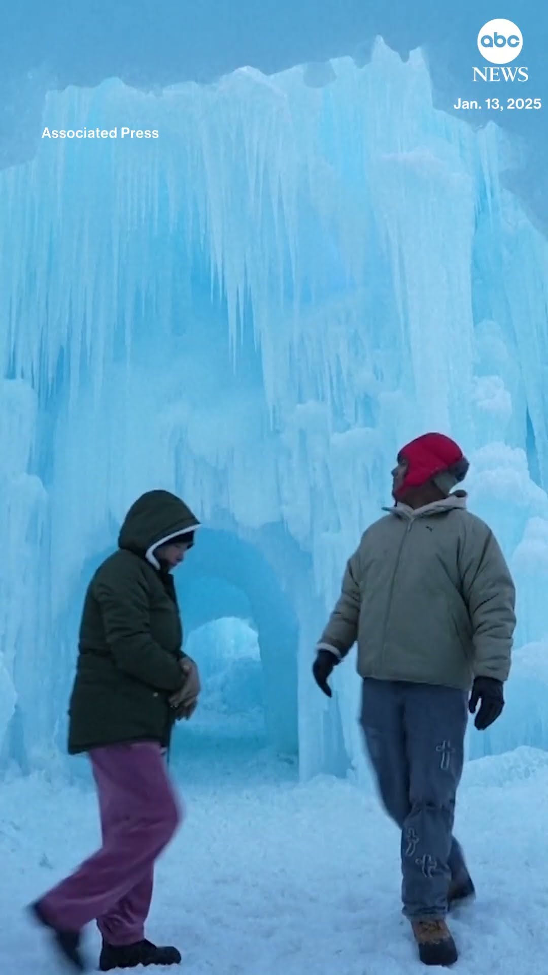 Magical ice castles draw tourists to New Hampshire