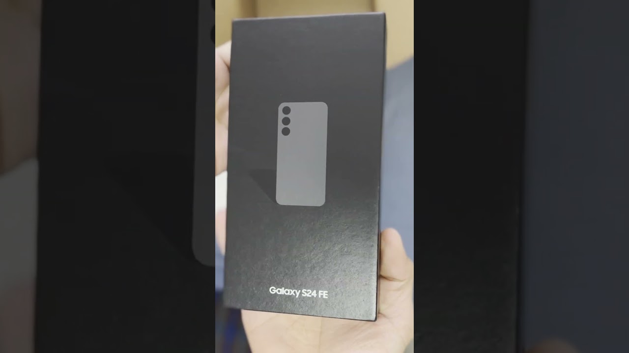 S24 FE Unboxing From Freedom Mobile