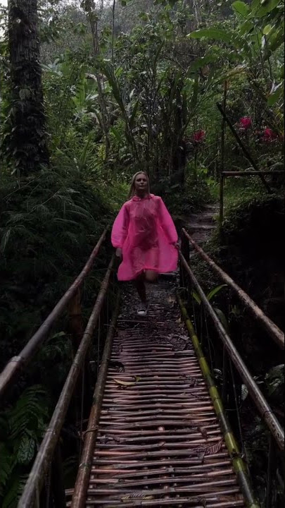no bra & rain vibe