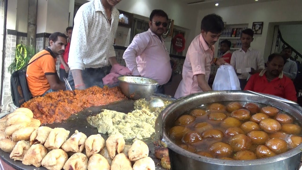 Deena Chaat Bhandar - Heaven of Vanarasi Chat - Mouthwatering Street Food India | Indian Food Loves You