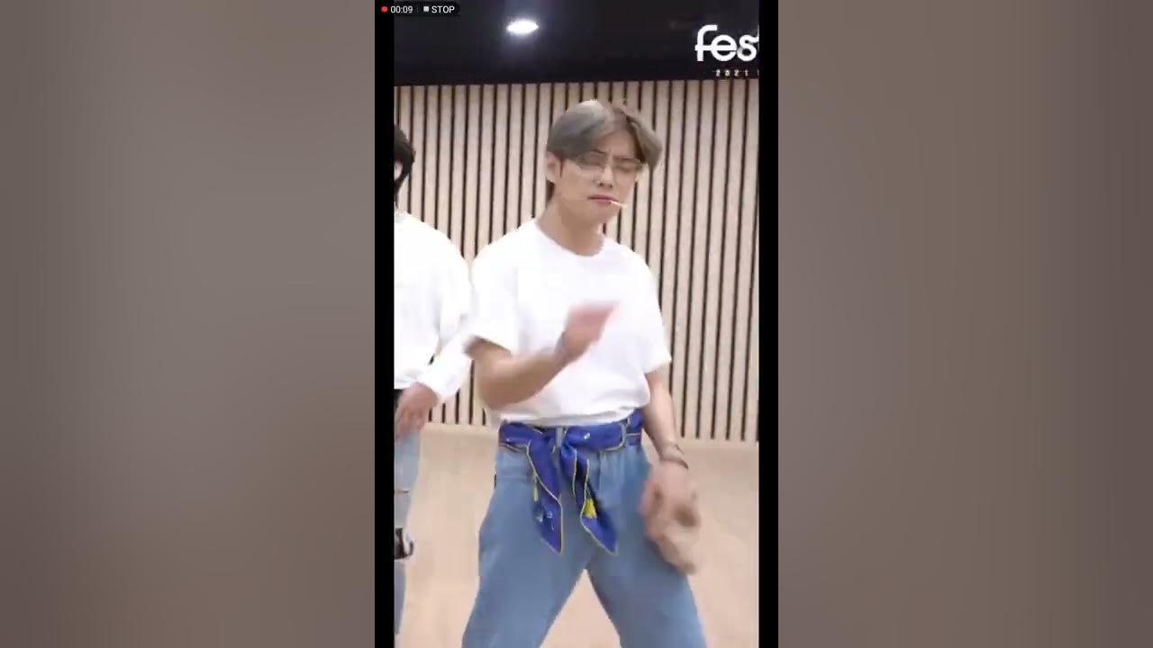BTS song hold me tight 🎤🎙️🎶🎵