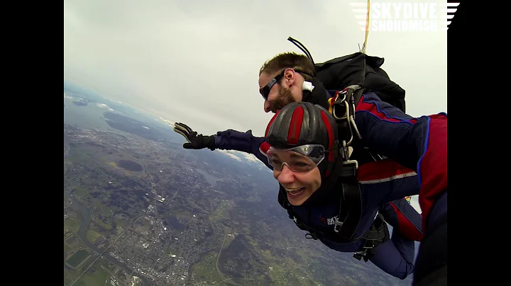 Jennifer Thresher's Tandem skydive!