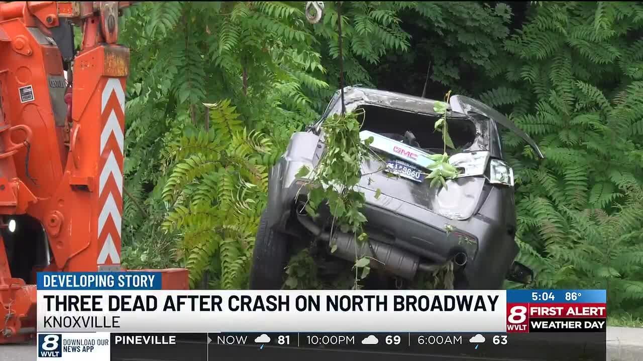 Driver, 2 pedestrians dead after car crashes into North Knoxville creek ...