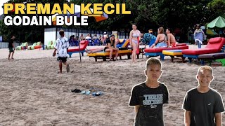 Preman Kecil Tes Mental Godain Bule Di Pantai Kuta!