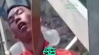Chinese construction worker snoozes at 160 feet on narrow steel bars, viral video by surprising but true 6,595 views 5 years ago 1 minute, 28 seconds