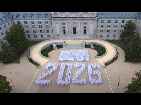 Video: Krijgen marine-academiestudenten zomervakantie?