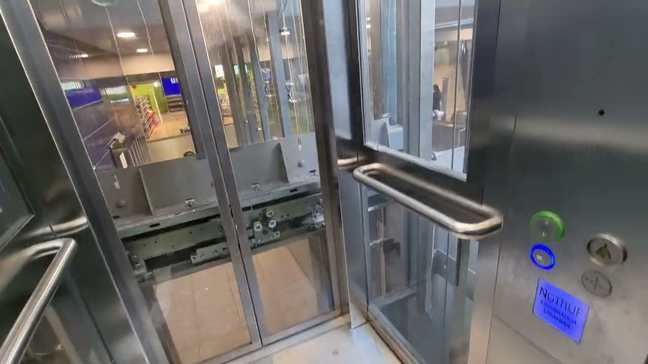 A NICE OTIS GEN2 elevator @ Essen Central station, Subway Entrance (Germany 🇩🇪)
