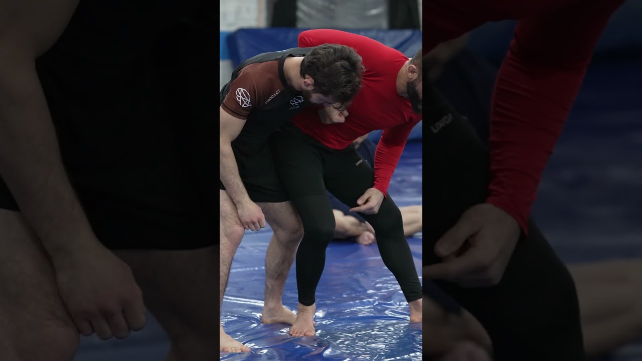 Тренируйтесь с легендами UFC.