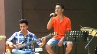 Yalnızlık Alır Ürür