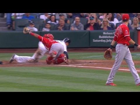 LAA@SEA: The Angels throw out three runners at home