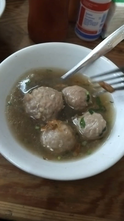Makan bakso ajo Di PGC Cililitan mantap