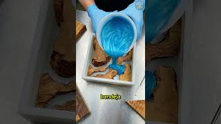 ARTESÃO CRIA BANDEJA INCRÍVEL COM RESINA E MADEIRA #resinaepoxi #epoxy #epoxyart #viral #shorts