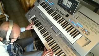 Video thumbnail of "piano slow maestro luc"