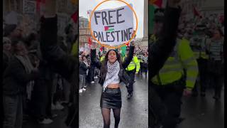 Brave Lady Raises Her Voice in London 🇵🇸💪 | Stand for Palestine #bravegirl #shorts #gaza #shortsfeed