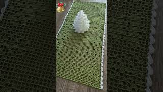 Christmas Tree Table Runner 🎄 crochet pattern @handmadebyraine