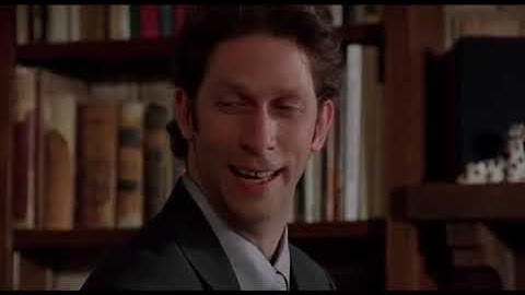 Roll-away nesting box