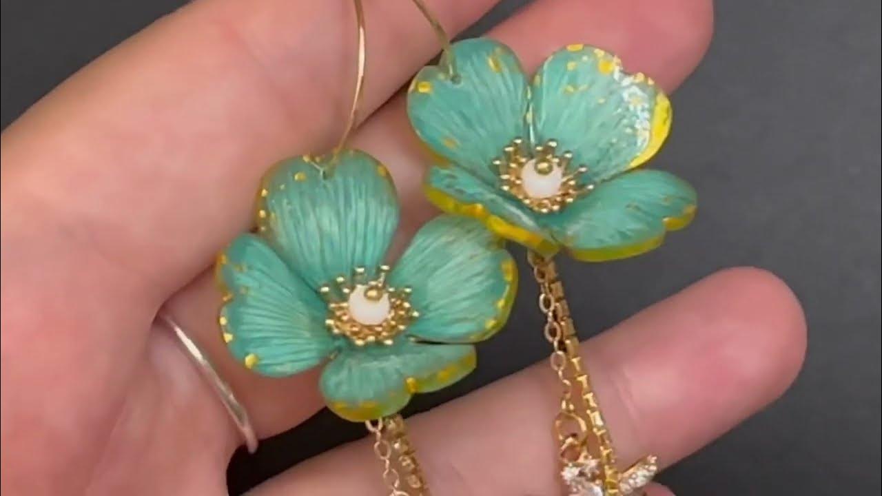 Flower Cut-Out Plastic Earrings - Colorful Retro Jewelry