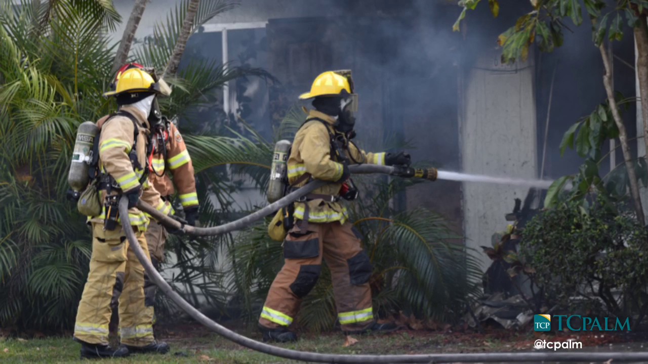 House fire in Vero Highlands displaces pregnant mom, kids - YouTube