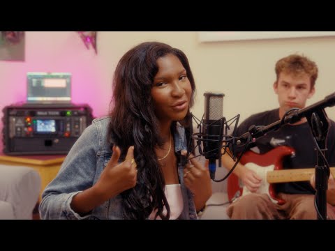 Cameryn: Tiny Dorm Concert