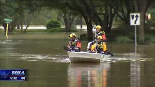 Volunteers help flooded Kingwood residents