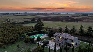 Orvieto (TR), Italy | Luci Care, casale storico ristrutturato con piscina, podere e dependance