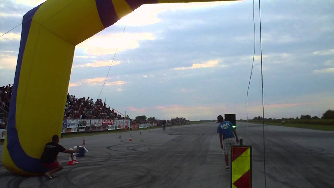 Civic Turbo Rilje vs Skyline GTR