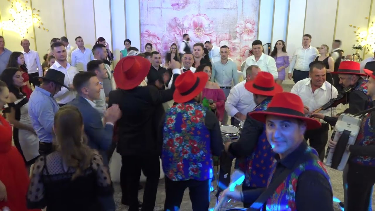 Program Gipsy Oriental in Bucuresti cu cea mai buna formatie Orient Orchestra 2022-Liviu si Cristina