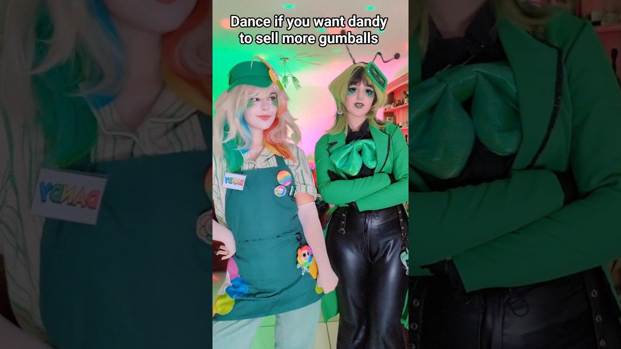 dandy & vee vibes @cospaste #cosplay #dandysworld #roblox #comiccon #dandy #dancetrend