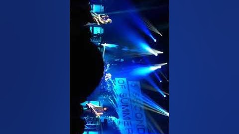 5 Seconds Of Summer Disconnected SLFL Nagoya 19/02/16