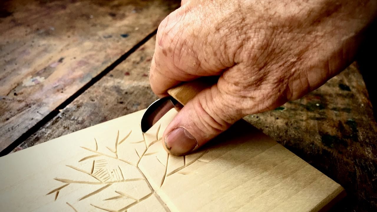 Graver du bois au couteau : conseils et techniques pour débuter