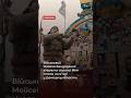 Зіграли пісню «Mad World» біля стели на в’їзді у Донецьку область.