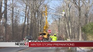 Crews prepare for possible power outages in weekend storm