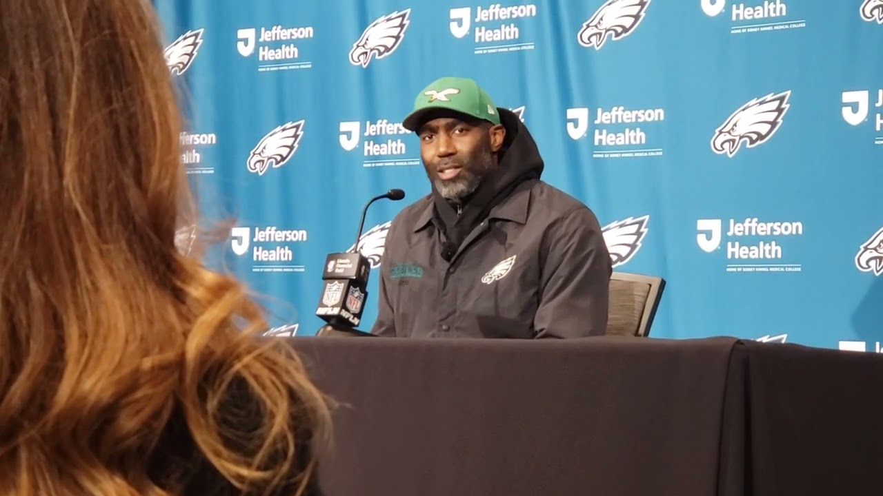 Malcolm Jenkins Eagles Hall of Fame press conference. 