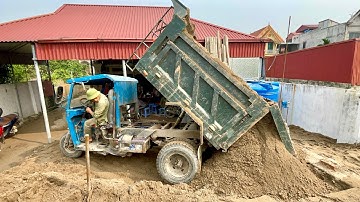 Cụ ông  lái công nông ba bánh chở gạch cát cực ngầu | Máy xúc múc cát ô tô chở cát | excavator truck