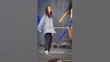 When Lisa Making Fun Of Jisoo S Height But She Looks So Cute Blackpink Lisa Shorts 