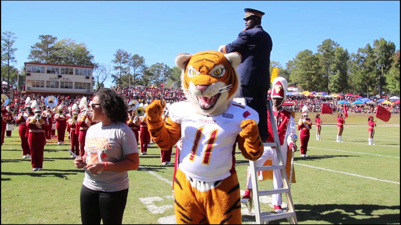 Double Proposal at Halftime during Tuskegee University 2016