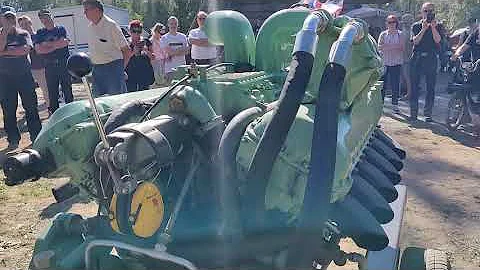 Rolls-Royce Meteor Tank Engine Start Up