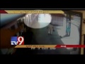 Watch: RPF soldiers saved man who slipped between train & platform