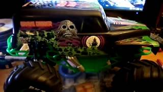 Monster Jam Grave Digger 1:15 scale RC truck  Demo