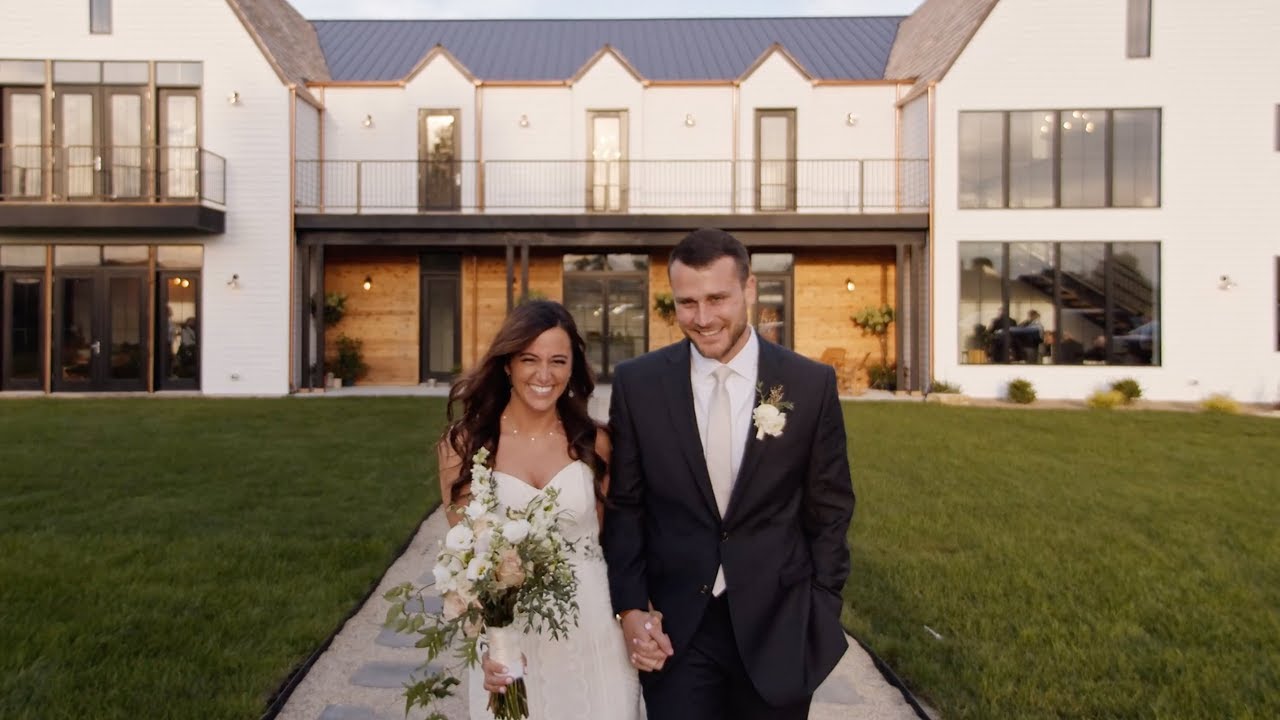 The Perfect Fall Wedding at Little Lights on the Lane | Little Lights on the Lane Wedding Sneak Peek