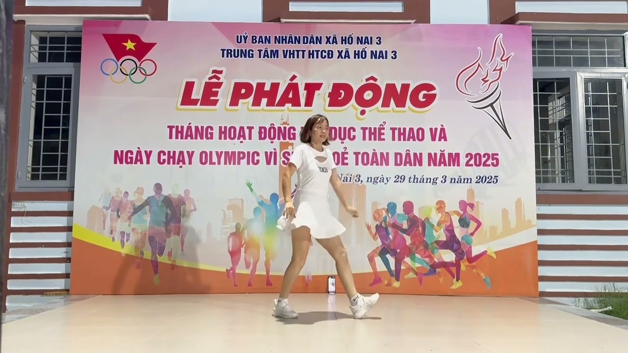 Shuffle dance Em Đừng Khóc nhạc chậm cùng hướng - Nguồn Nguyễn Hiền