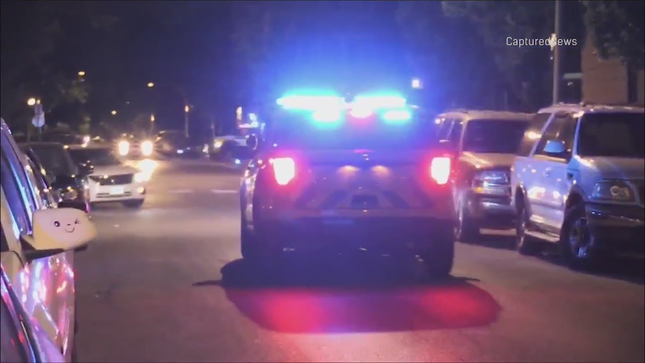Chicago officer shot on West Side; suspect in custody - YouTube