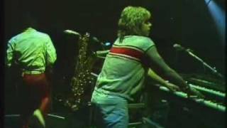 Foreigner- Long long Way from Home- Live (1981)