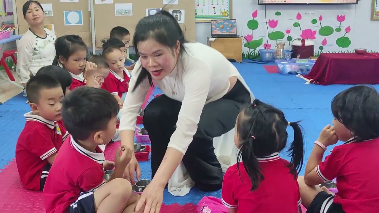 khám phá đồ dùng gia đình .cái bát. cốc. thìa. 4-5 t