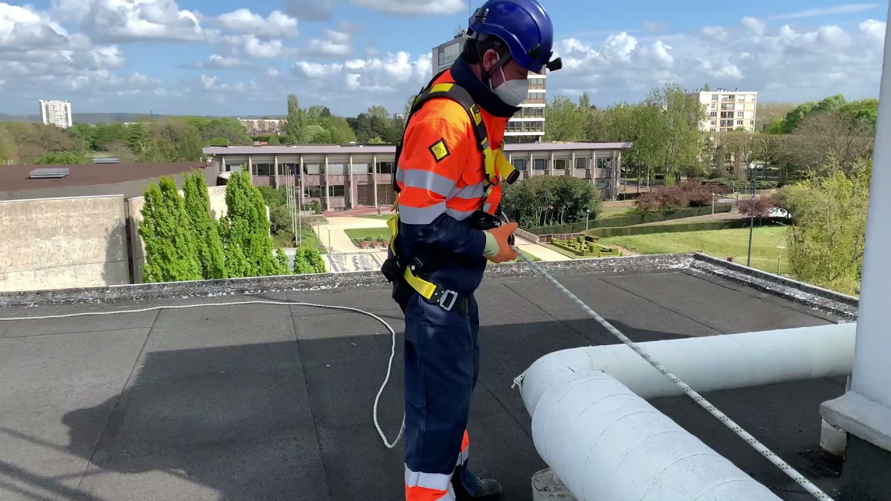 CBHS Travaux en hauteur Ancrage toiture pour skydome, trappe de désenfumage, lanterneau, poteau,...