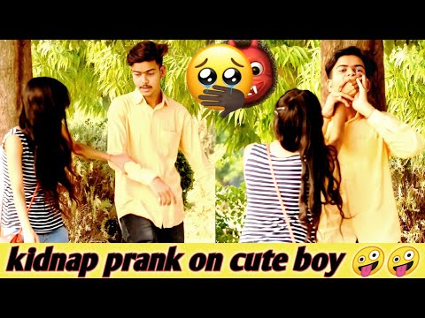 kidnapping prank on cute boys❤️!funny reaction 😁🤭!kidnap girl|mostromaticprank!ishu tripathi