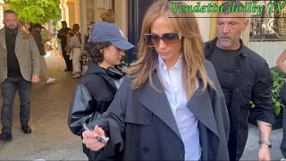 Jlo sign for fans in paris#jenniferlopez #jlo #paparazzi #celebrity #youtube #fashion #paris