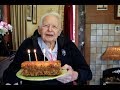 98-year-old vegan celebrates birthday and says: "only disadvantage is you live too long"